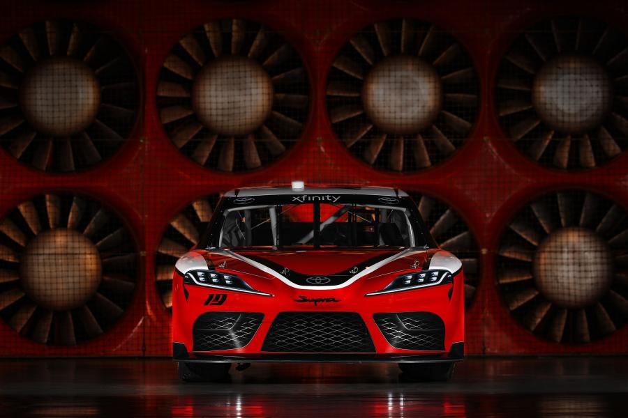  Toyota Xfinity Supra 2019 года  (фото 3 из 19)